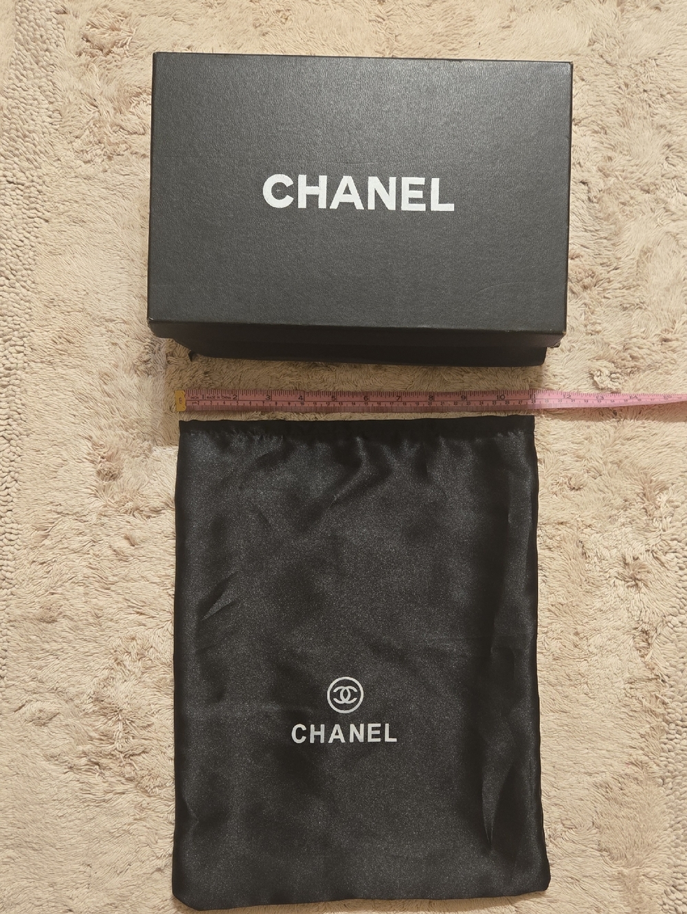 Chanel Storage Duster+box - Picture 4 of 8